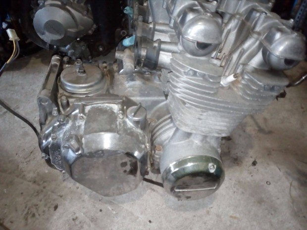 Kawasaki Zephyr 750 alkatrsz , blokk