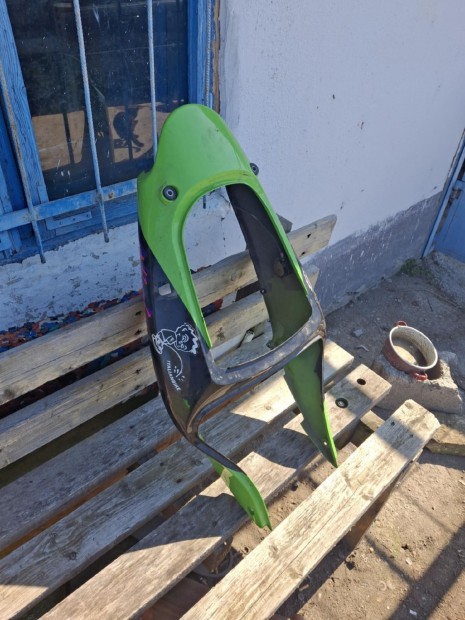 Kawasaki Zx6R 97-01 farok idom