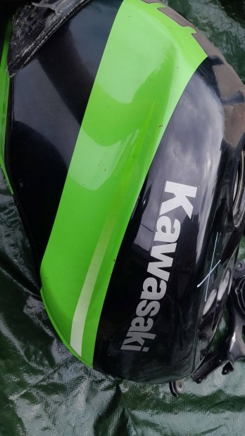 Kawasaki Zx 6R alkatr�sz 00- 02 tank