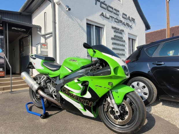 Kawasaki Zx-7R (NINJA)