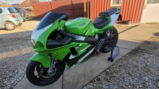 Kawasaki Zx-7R (NINJA)