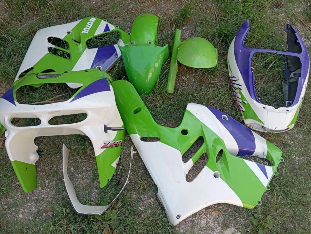 Kawasaki Zx 9 B alkatrész , idomok