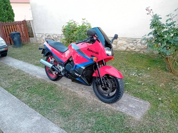 Kawasaki gpx 750