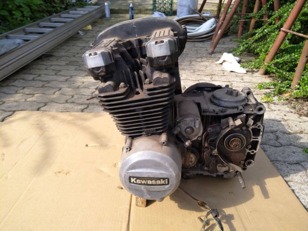 Kawasaki kz500 blokk(rajta generátor+önindító) eladó