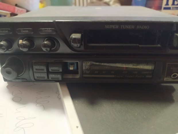 Kazettás autórádió