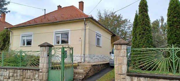 Kazincbarcikán 4 szobás családi ház eladó