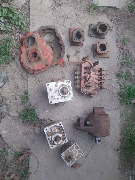 Kcr alkatr�szek (vez�rt�mb, rotor, olajszivatty�, stb)