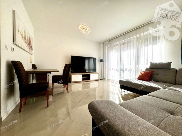 Kecskem�t BELV�ROS, luxus min�s�g� otthon teremgar�zzsal KIAD�!