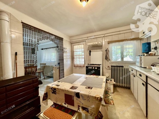 Kecskem�t Szark�sban lakhat� tanya, 3.597 m2-es telken elad� !