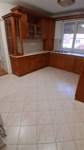 Kecskem�t belv�rosi alb�rlet