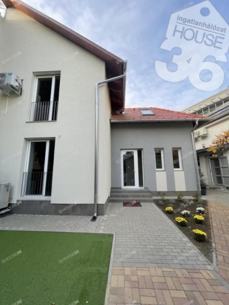 Kecskemét történelmi belvárosában a piac közelében eladó ingatlan!