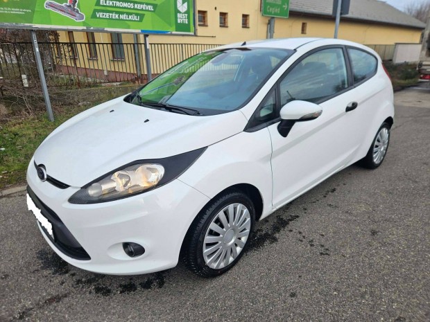 Kecskem�ten Ford Fiesta elad�!