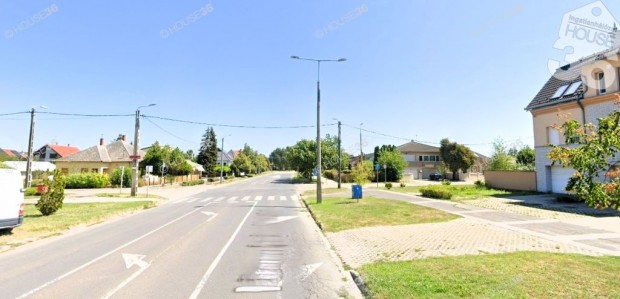 Kecskem�ten, a Vacsi k�zben �p�t�si telek kedvez� adotts�gokkal elad�!