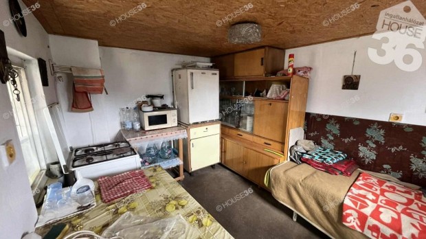 Kecskem�ten hobbi telek elad�!