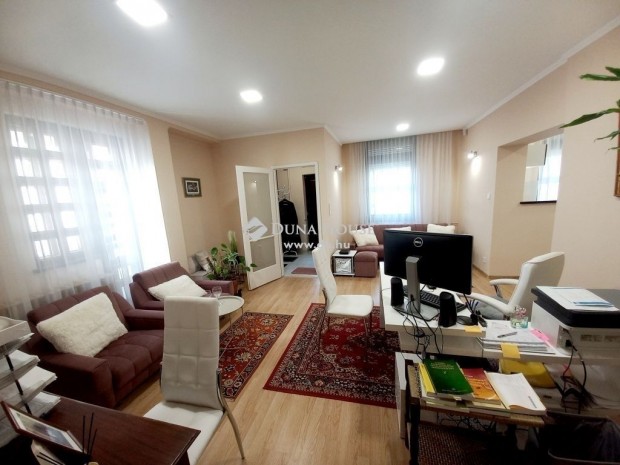 Kecskem�ti 110 nm-es h�z elad�