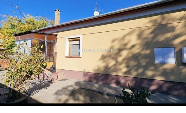 Kecskem�ti 114 nm-es h�z elad� #5068520