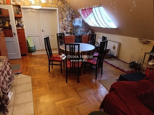 Kecskem�ti 118 nm-es lak�s elad�