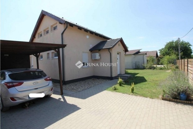 Kecskem�ti 120 nm-es h�z elad�