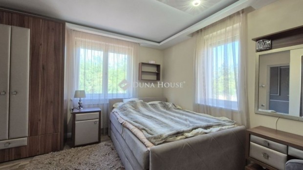 Kecskem�ti 150 nm-es h�z elad�