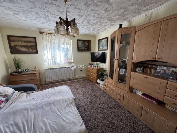 Kecskem�ti 160 nm-es h�z elad�