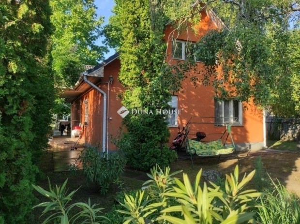 Kecskem�ti 210 nm-es h�z elad�