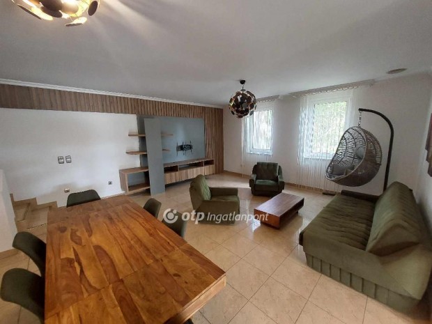 Kecskem�ti 320 nm-es h�z elad�