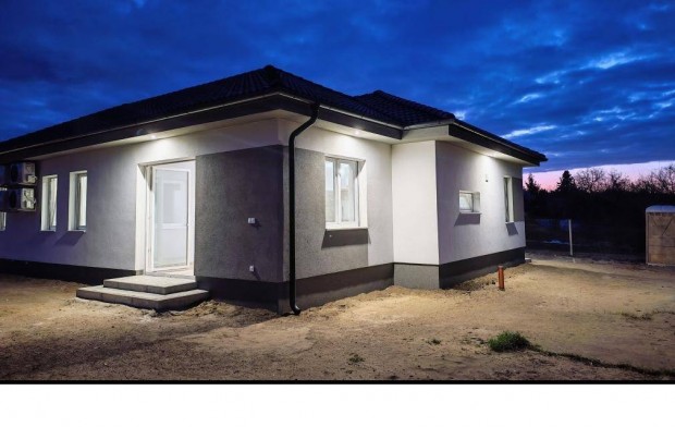 Kecskem�ti 92 nm-es h�z elad� #5180177