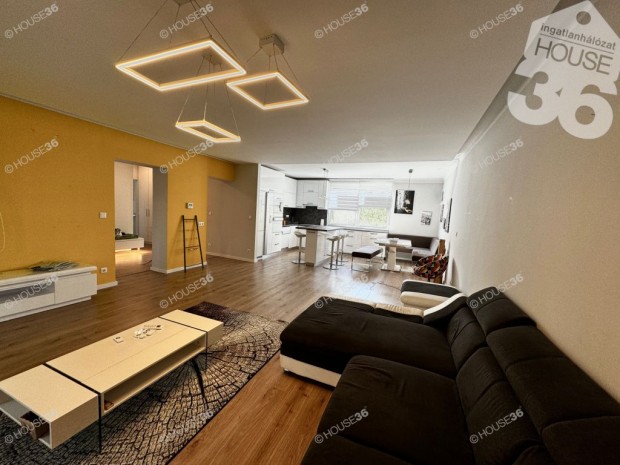 Kecskem�ti elad� 105 nm-es iroda