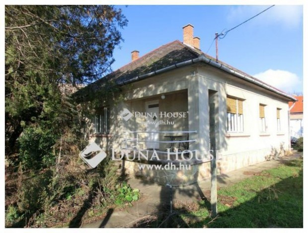 Kecskem�ti elad� 470 nm-es h�z