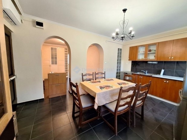 Kecskem�ti elad� 56 nm-es lak�s