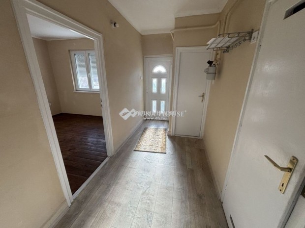 Kecskem�ti elad� 62 nm-es h�z