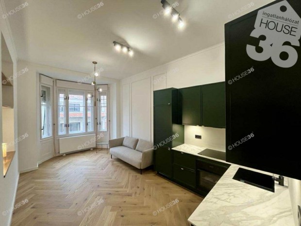 Kecskem�ti elad� 67 nm-es lak�s