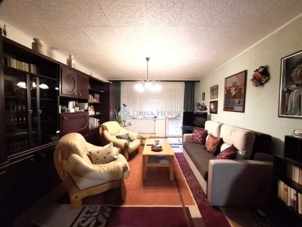 Kecskem�ti elad� 78 nm-es h�z