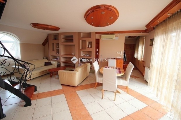 Kecskem�ti elad� 90 nm-es lak�s