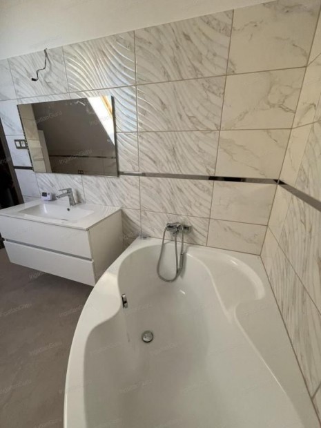 Kecskem�ti kiad� 139 nm-es h�z