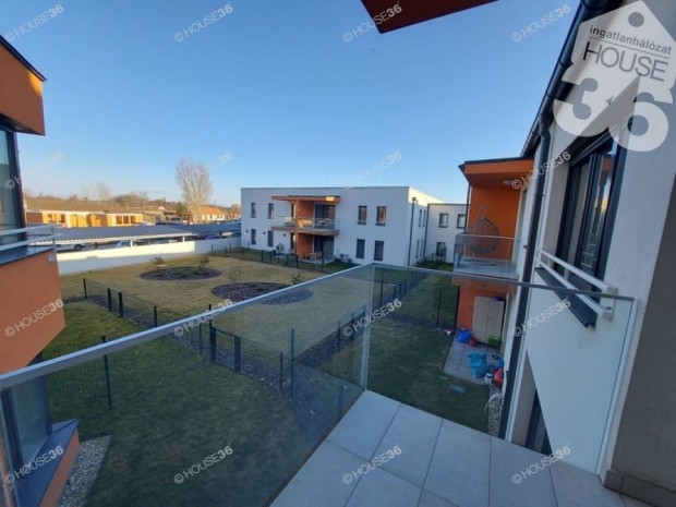 Kecskeméti kiadó 74 nm-es lakás