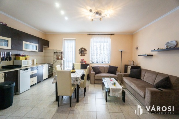 Kedves kis csal�di h�z, nyugodt helyen!