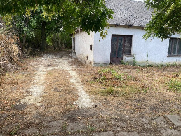 Kedvez Ajnlat Telek s Hz Hasznlata Soponyn