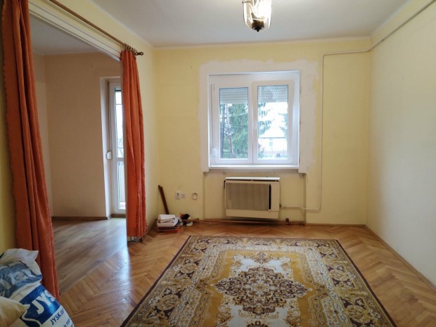 Kedvez� �r� t�gla lak�s elad� B�tonytereny�n  remek lehet�s�g els�