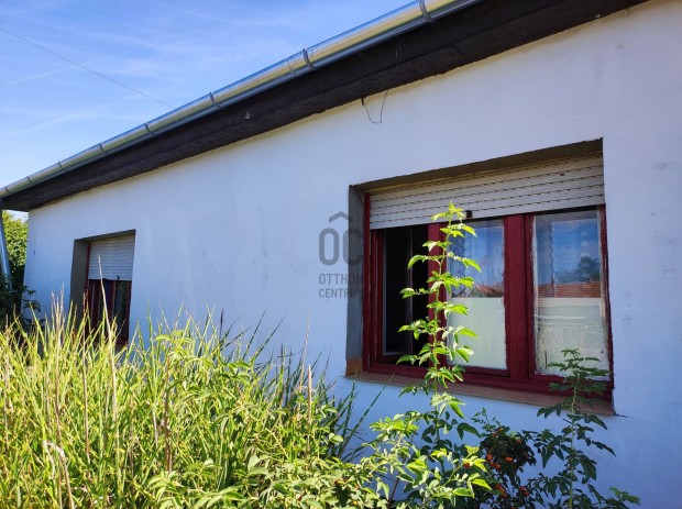 Kedvez� lehet�s�g!!! Befektet�snek is!!!Nagyk�tai h�z a k�zponthoz k�z