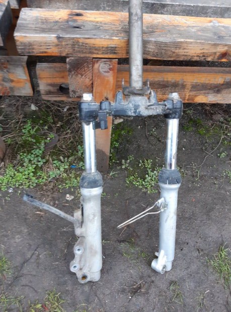 Keeway Hurricane els� teleszk�p