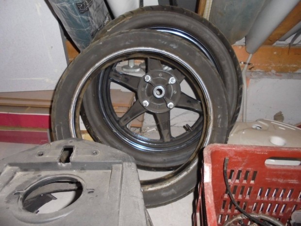 Keeway Outlock 125 bonts