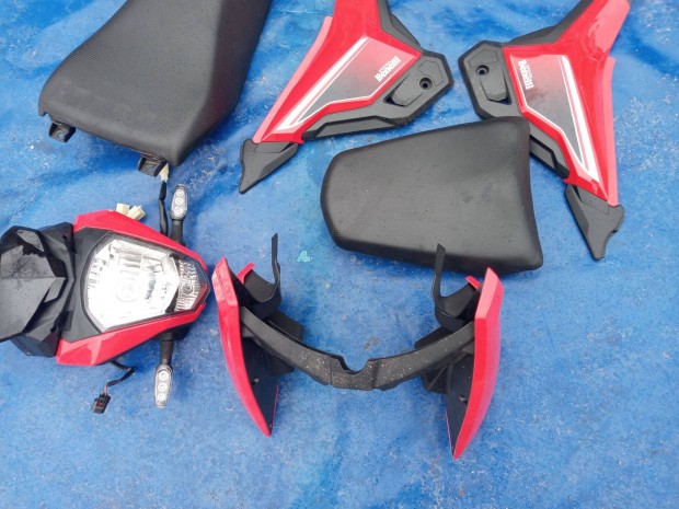 Keeway Rks 125 alkatrész tank