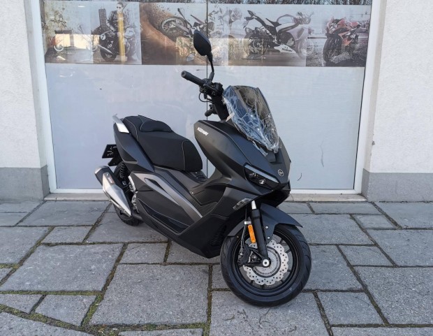 Keeway Vieste 300 Rendelhet! Aut-motor beszm...