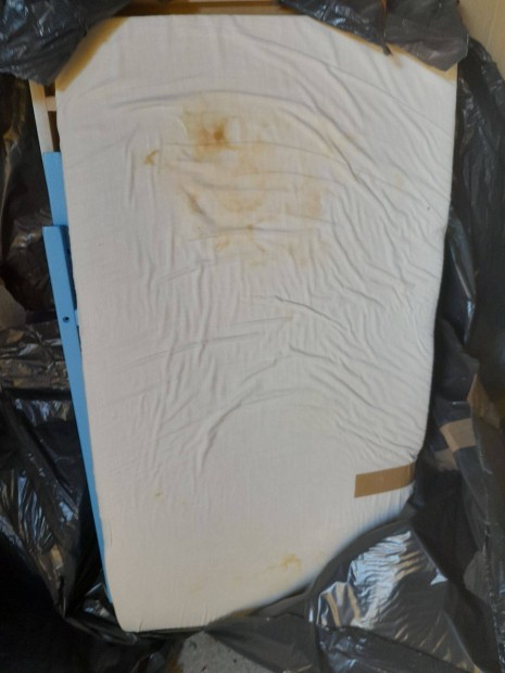 Kék IKEA kiságy fa babaágy matraccal
