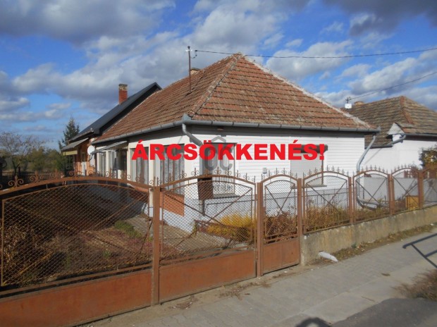 K�kcse csal�di h�z