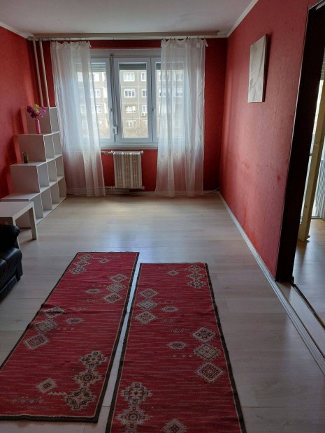 Kelenf�ld�n a Bik�s park mellett elad� egy k�t szob�s lak�s