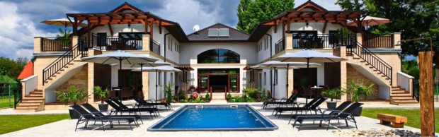 Keleti st�lusban �p�lt villa a strand k�zel�ben!