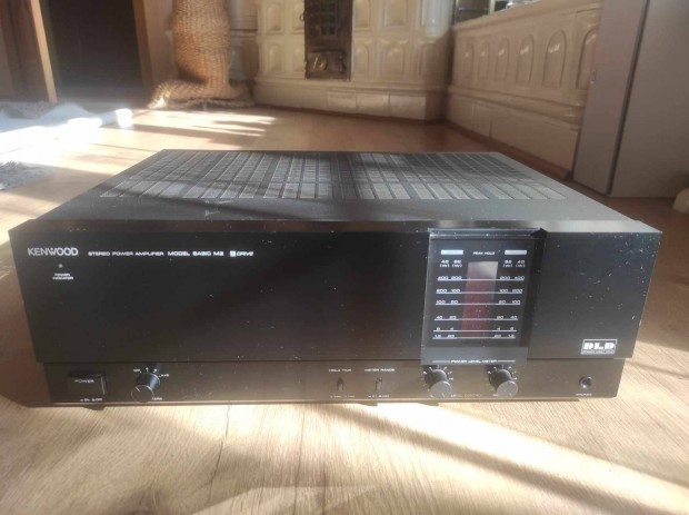 Kenwood Basic M2 vgfok/vgerst! 2x324W s 2x220W. Damping: 1000!