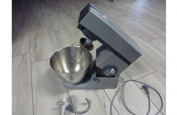 Kenwood Chef KM400 konyhai robotgp mixer